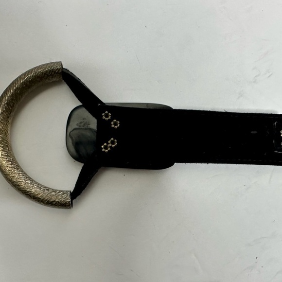 Vintage  Lucite black and white buffalo one size fits all Velcro closure belt - Picture 5 of 5